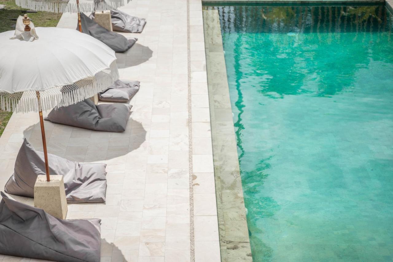 Suku Lifestyle Hotel & Villas Selong Belanak Esterno foto