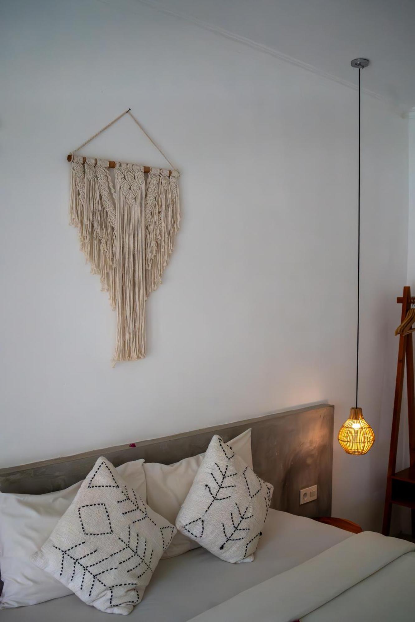 Suku Lifestyle Hotel & Villas Selong Belanak Esterno foto