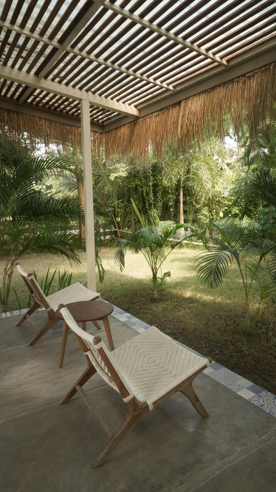Suku Lifestyle Hotel & Villas Selong Belanak Esterno foto